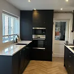 3 Bed-sleeps 5-garden-parking-pets *