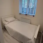 3 Bed-sleeps 5-garden-parking-pets