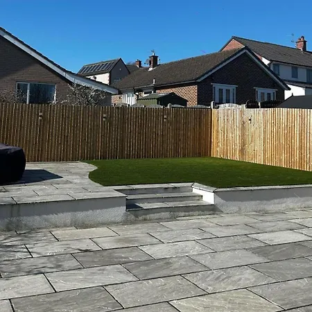 3 Bed-sleeps 5-garden-parking-pets Holiday home