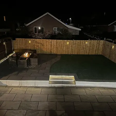 3 Bed-sleeps 5-garden-parking-pets Holiday home *