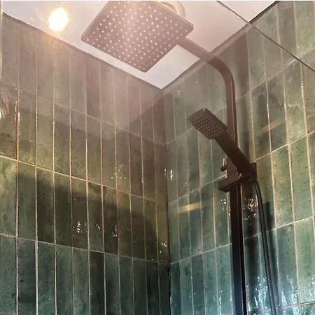 3 Bed-sleeps 5-garden-parking-pets